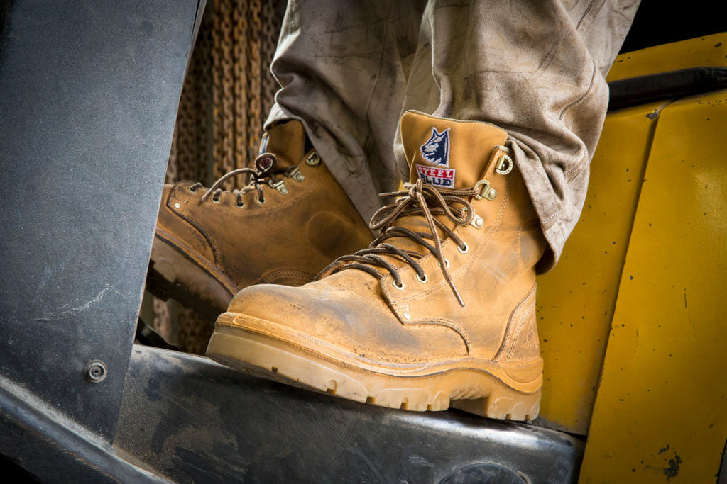 5 Reasons Tradies Prefer Steel Blue Boots for Long Days on the Jobsite